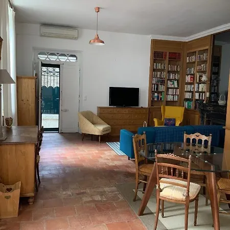 Semesterbostad Chateau Tallavignes